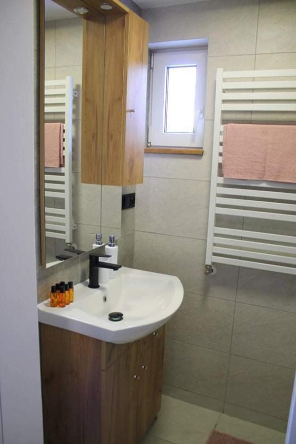 Apartamenty Fredry Lesko Bagian luar foto