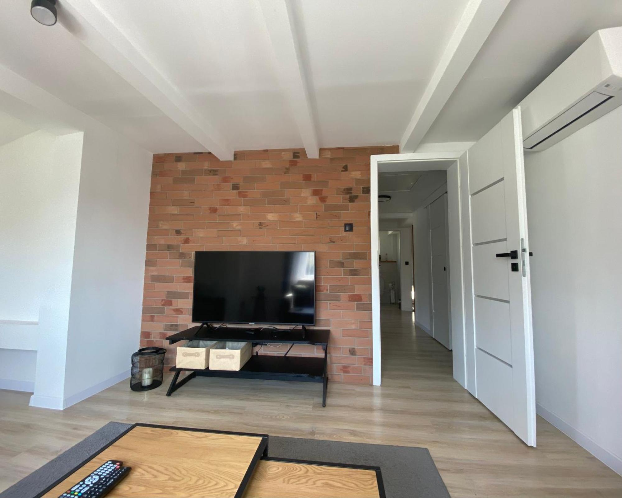 Apartamenty Fredry Lesko Bagian luar foto