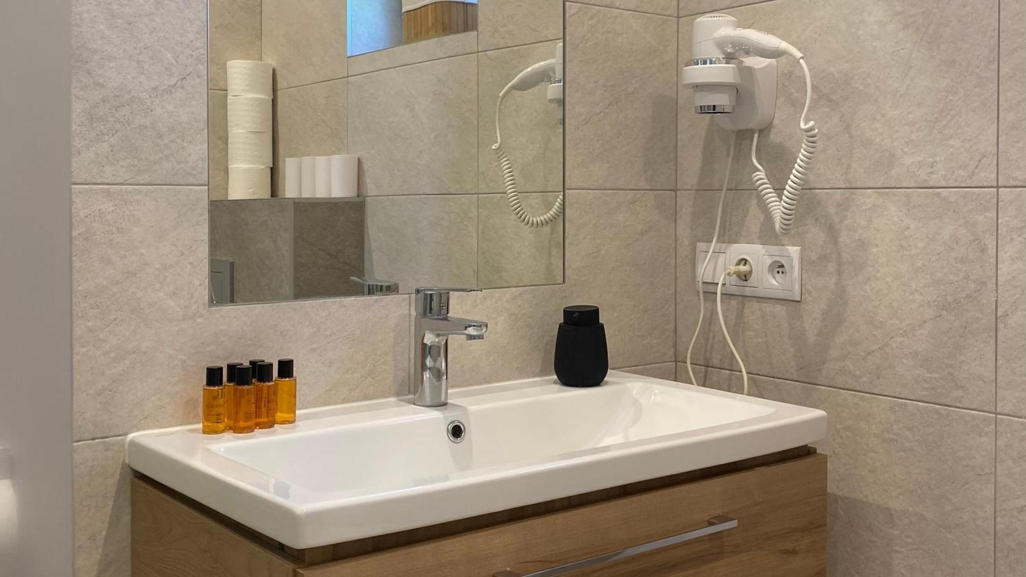 Apartamenty Fredry Lesko Bagian luar foto